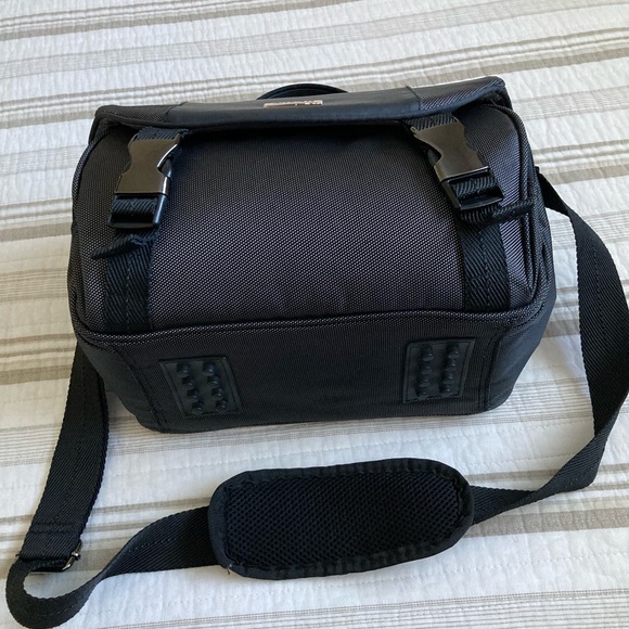 Nikon DSLR Camera Bag (PRE-OWNED) Size:12x8x7 IN. - Picture 3 of 6